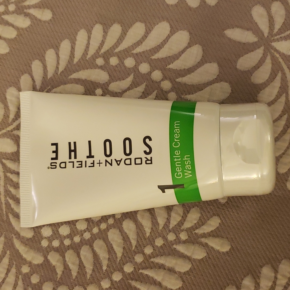 Rodan & Fields Soothe Gentle Cream Wash